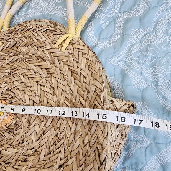 Bay Sky Sea Grass Round Tote Bag NWT - Picture 6 of 7